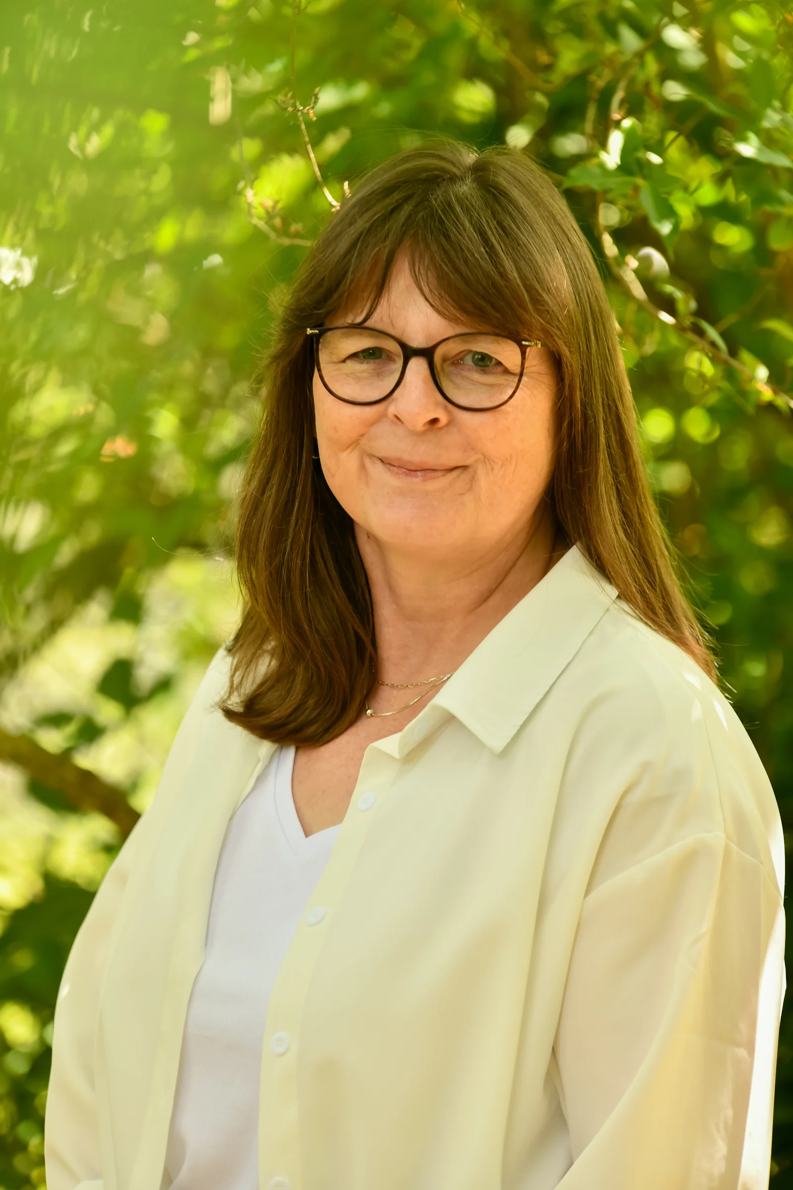 Frau Alexandra Breitenbach